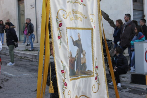 parrocchia san bernardino molfetta - festa novena san salvatore da horta corteo sbandieratori 2016